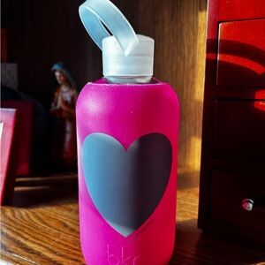 bkr Fuchsia silicone glass Bottle with Charcoal Heart